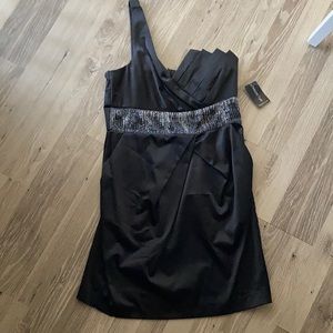 Formal dress. Never worn with tags.